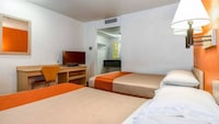 Motel 6 Corona, CA - Norco