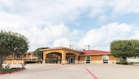 Motel 6 Alvarado, TX