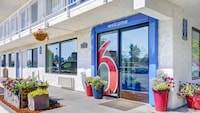 Motel 6 Medford, OR