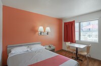 Motel 6 Medford, OR