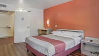Motel 6 Medford, OR