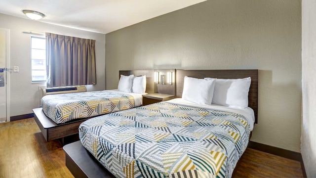 2 Full Beds | ADA/Tub