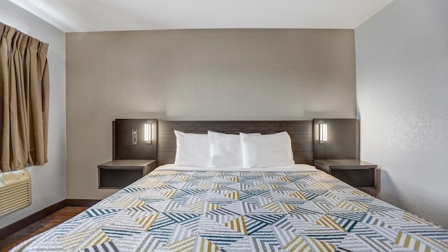 1 King Bed | ADA/RI Shower/Micfridge