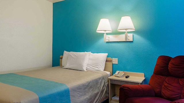 1 FULL BED | NON-SMOKING