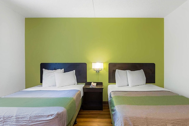 2 Full Beds | Smoking