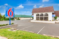 Motel 6 Warminster, PA