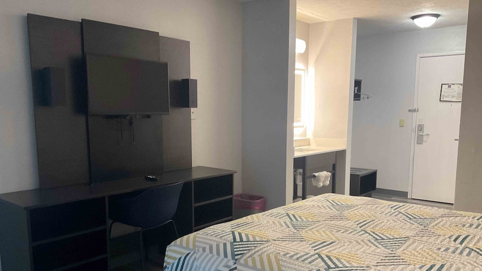 Motel 6 Omaha, NE - IAT West, C68028, Omaha NE