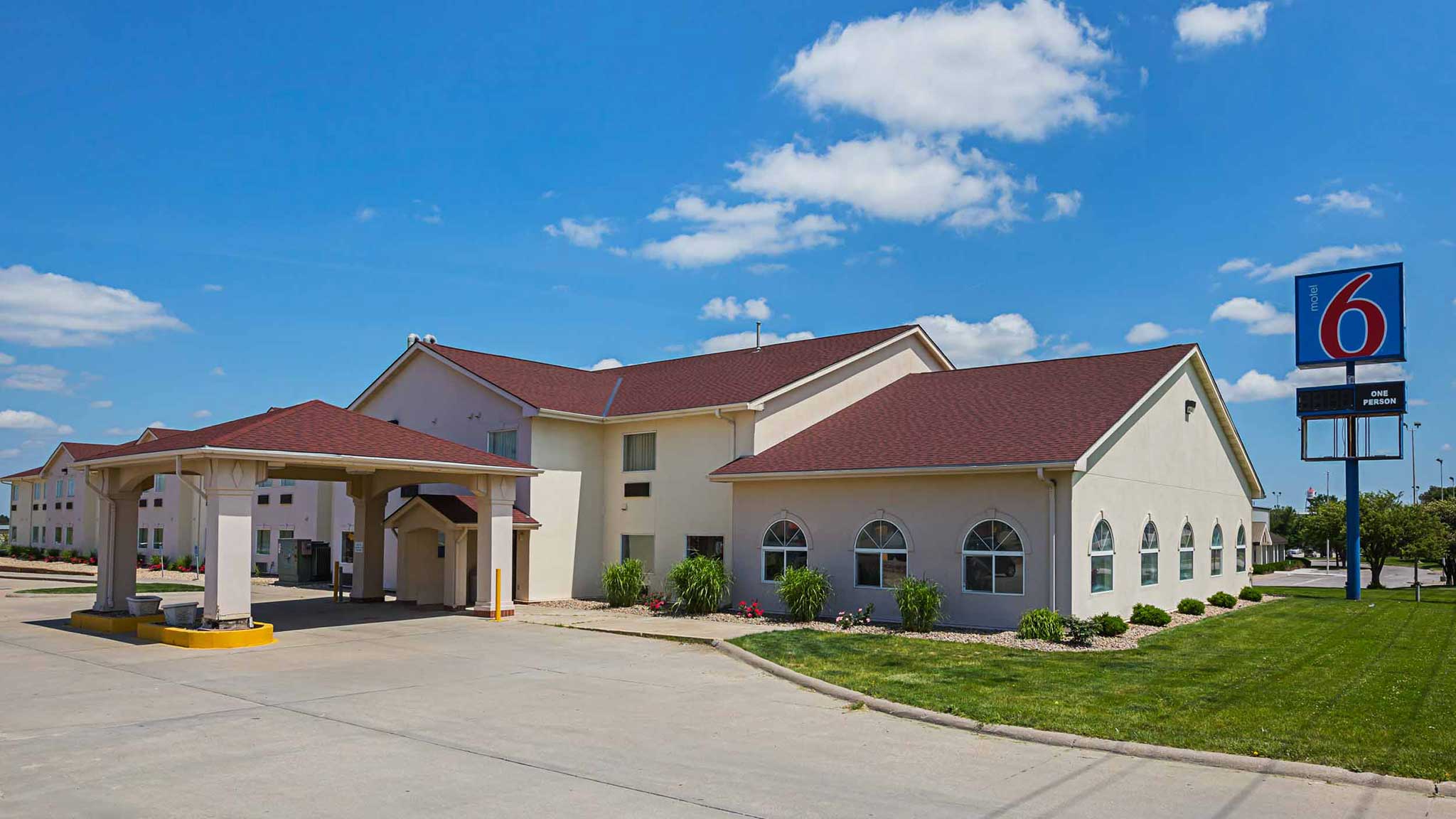 Motel 6 Omaha, NE | Low Rates near IAT West