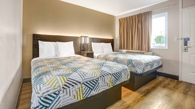 2 Full Beds | Smoking