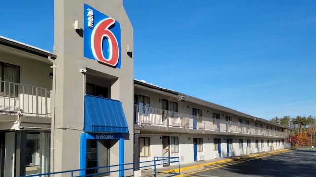 Motel 6 Chicopee, MA - Springfield