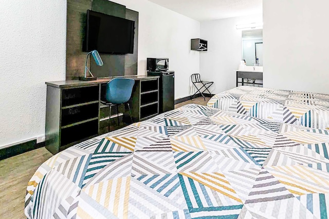 2 Full Beds | Micfridge