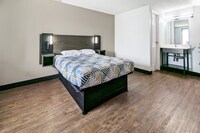 Motel 6 Chicopee, MA - Springfield