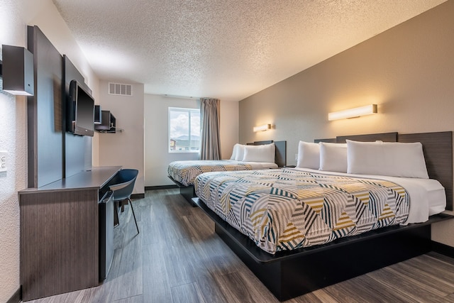 2 Queen Beds | Non-Smoking, Mini Fridge