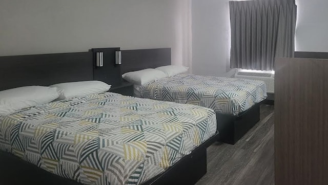 2 Full Beds | Smoking, Micfridge