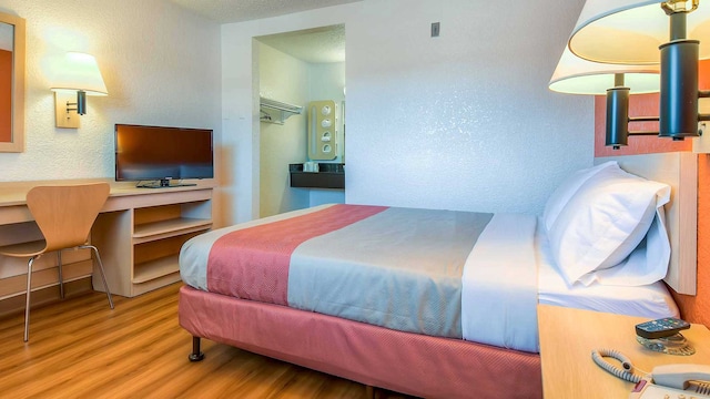 1 Queen Bed | Deluxe