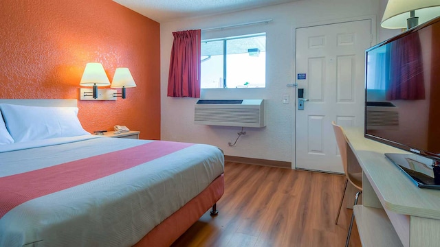 1 Queen Bed | Extended Suite