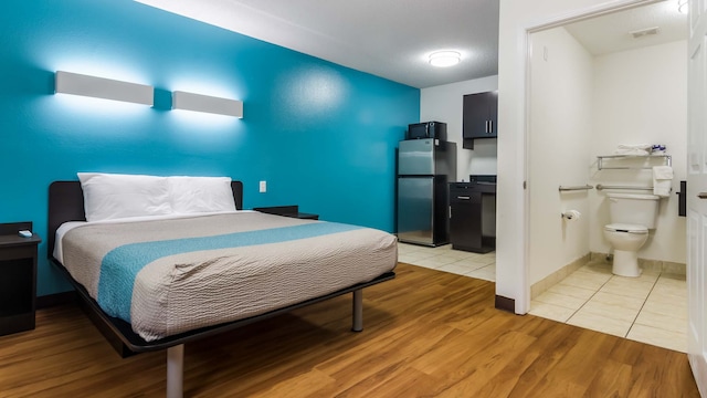 1 Queen Bed | Mobil Access Tub Nsmk Kitchen