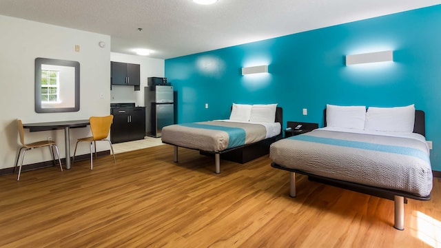 2 Full Beds | Non-Smoking, Kitchen