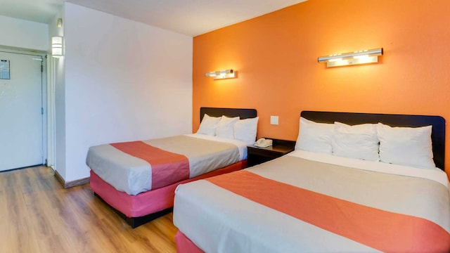 2 Full Beds | Mobility Accessible Tub Nsmk