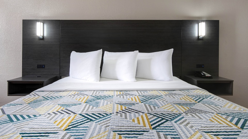 Motel 6 San Antonio, TX - Northwest Medical Center, C78230, San-Antonio