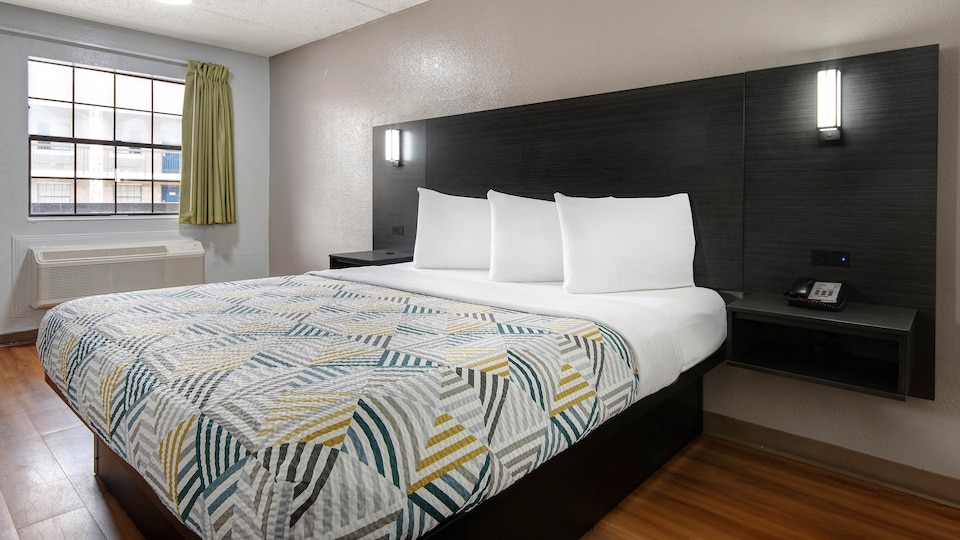 Motel 6 San Antonio, TX - Northwest Medical Center, C78230, San-Antonio