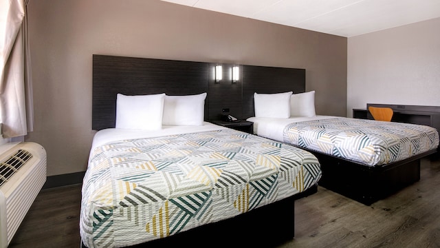 2 Queen Beds | Micfridge