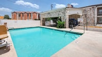 Motel 6 San Antonio, TX - Northwest Medical Center
