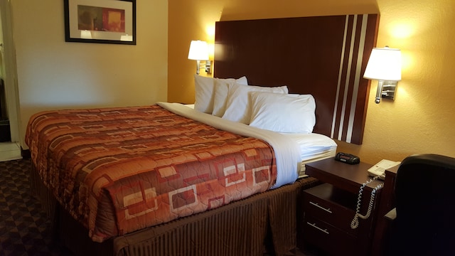 1 King Bed | Mobility Accessible Tub, Nsmk