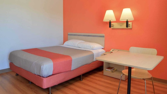 1 Full Bed | ADA/Tub/Mini Fridge