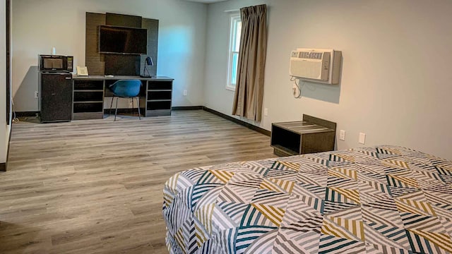 1 King Bed | Non-Smoking, Micfridge