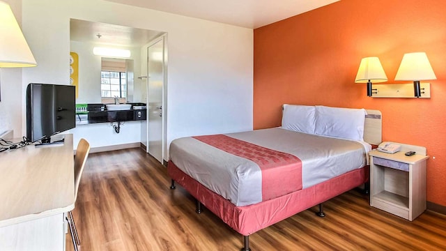 1 Queen Bed | ADA/Tub