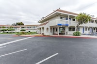 Motel 6 Salinas, CA - North Monterey Area