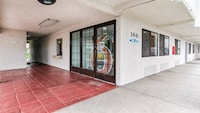 Motel 6 Salinas, CA - North Monterey Area