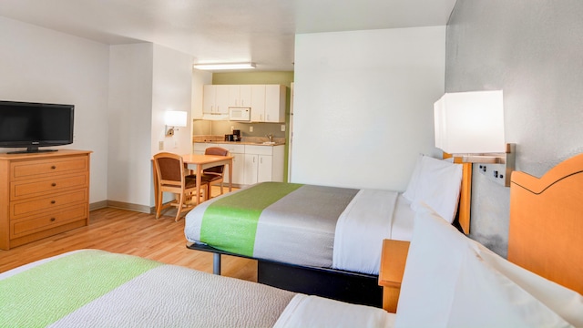 2 Full Beds | Suite, Smoking