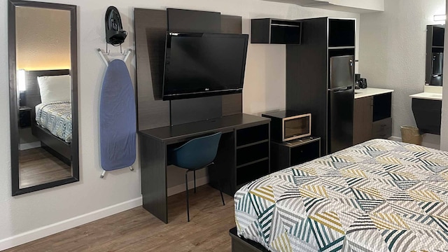 1 King Bed | Smoking, Kitchen