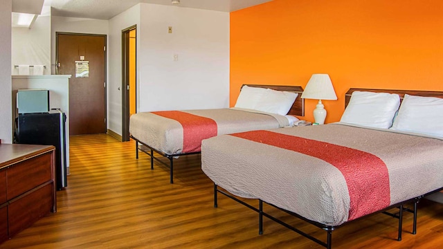 2 Queen Beds | Mobil Access Tub Nsmk Micfridg