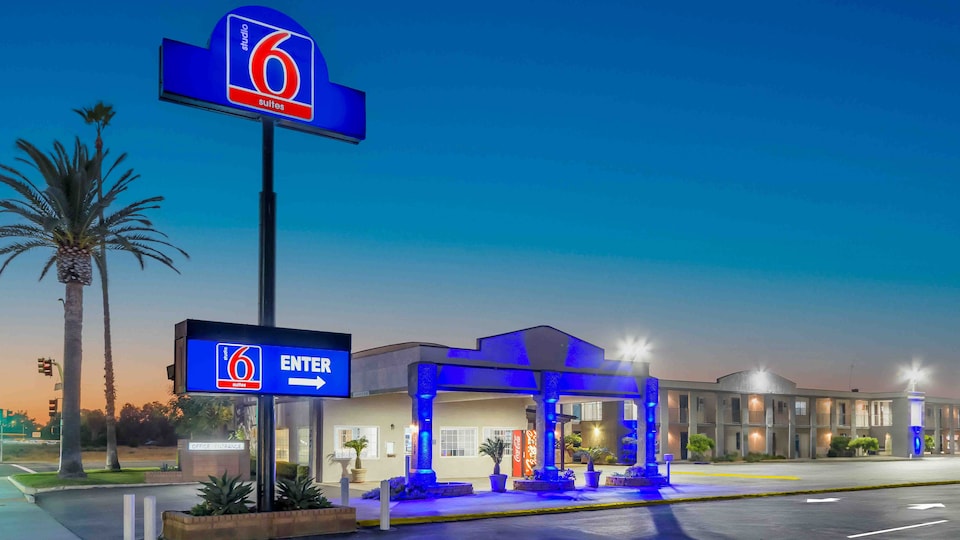 Studio 6 Suites Madera, CA - Yosemite, C93610, Madera CA