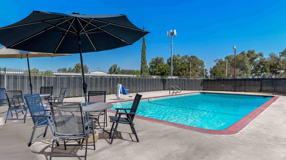 Studio 6 Suites Madera, CA - Yosemite, C93610, Madera CA