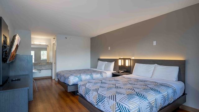 2 Queen Beds | Smoking