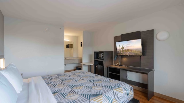 1 King Bed | Non-Smoking