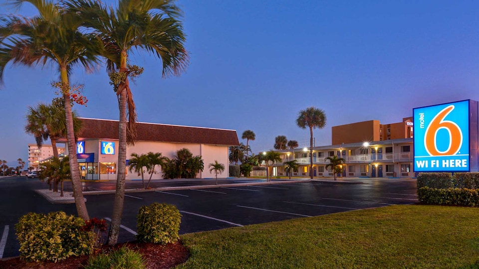Motel 6 Cocoa Beach, FL, Cocoa Beach, Cocoa Beach