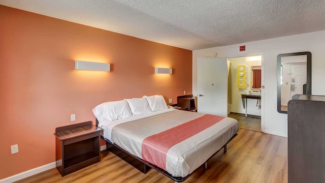 1 King Bed | Smoking, Micfridge