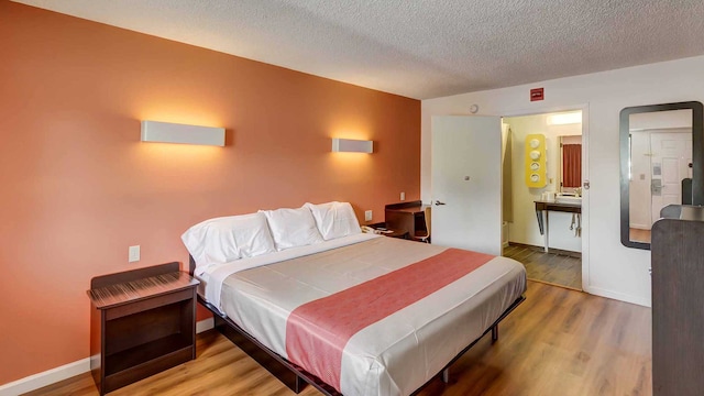 1 King Bed | Mobil Access Tub Nsmk Micfridg