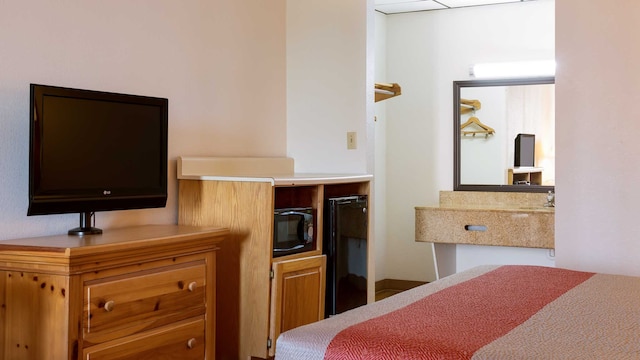 1 KING BED | NON-SMOKING, MICFRIDGE