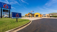 Motel 6 Clarksville, TN