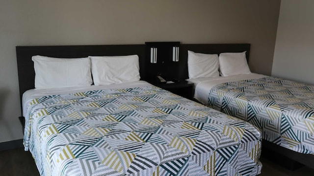 2 QUEEN BEDS | SMOKING, MICFRIDGE