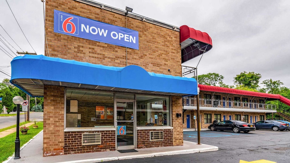 Motel 6 Elmsford, NY - White Plains, Elmsford, Elmsford