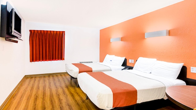 2 Full Beds | Mob Acc RI Shwr Nsmk Micfridg