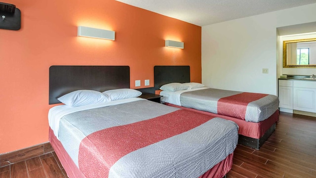2 FULL BEDS | SMOKING