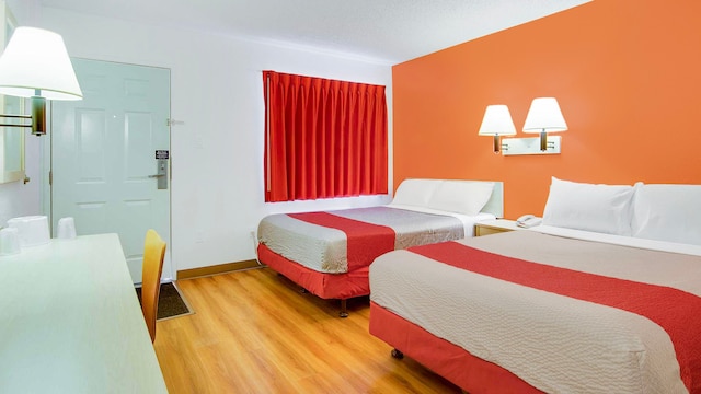 2 Queen Beds | Smoking